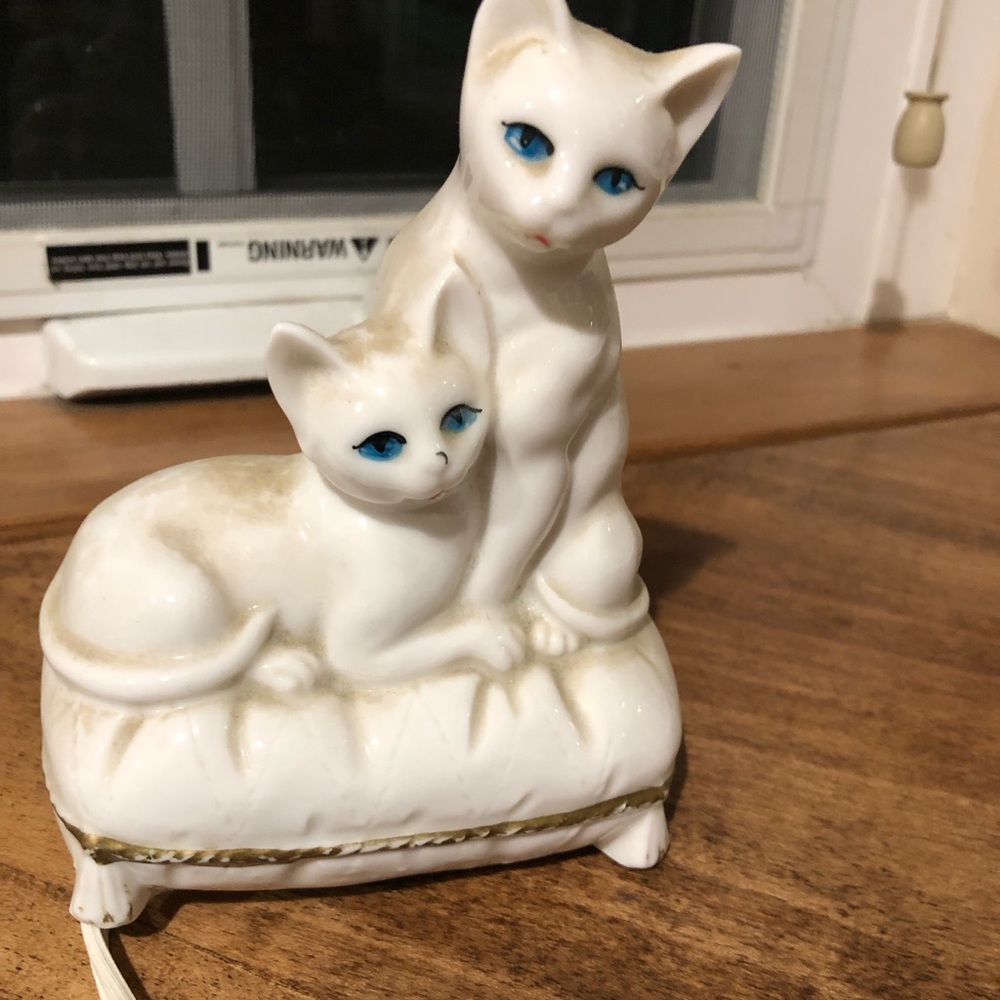 Vintage Lighted I. W. Rice Co. 2 Cats With Cord